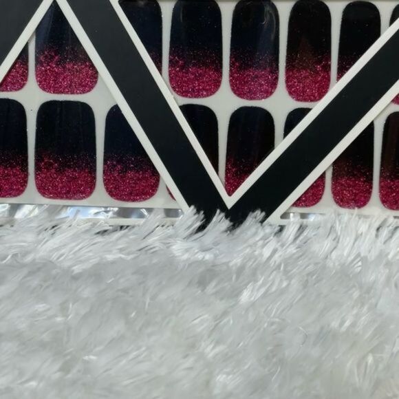 Colour Flash, “Fuchsia Ombré“ glitter fuchsia to black ombré design. - Picture 6 of 10